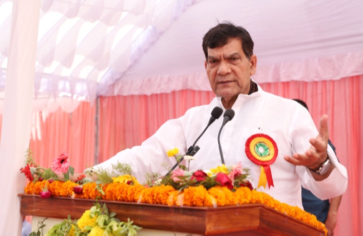 मंत्री एके शर्मा