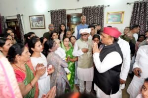 अखिलेश यादव